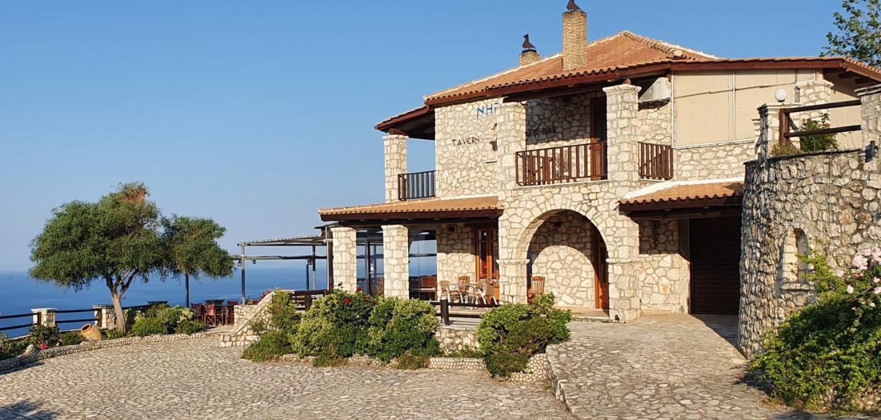 Nireas : Stone Villa Orthoniaí Екстериор снимка