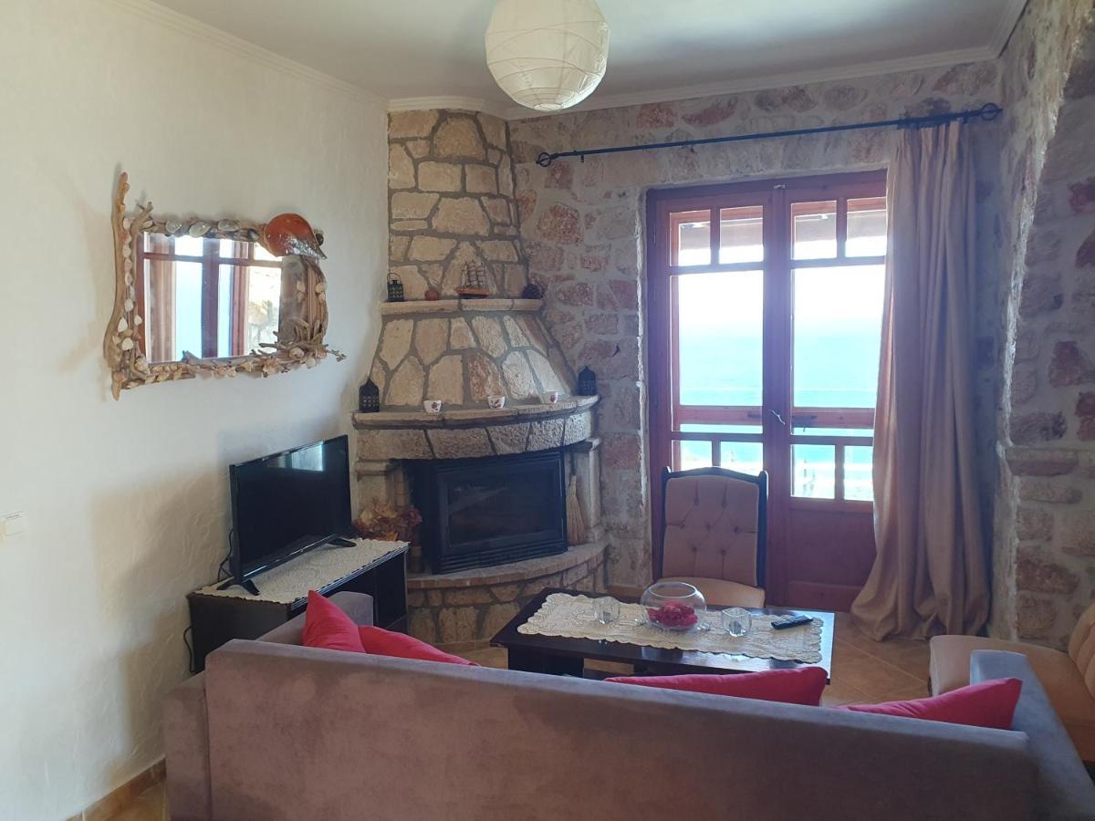 Nireas : Stone Villa Orthoniaí Екстериор снимка