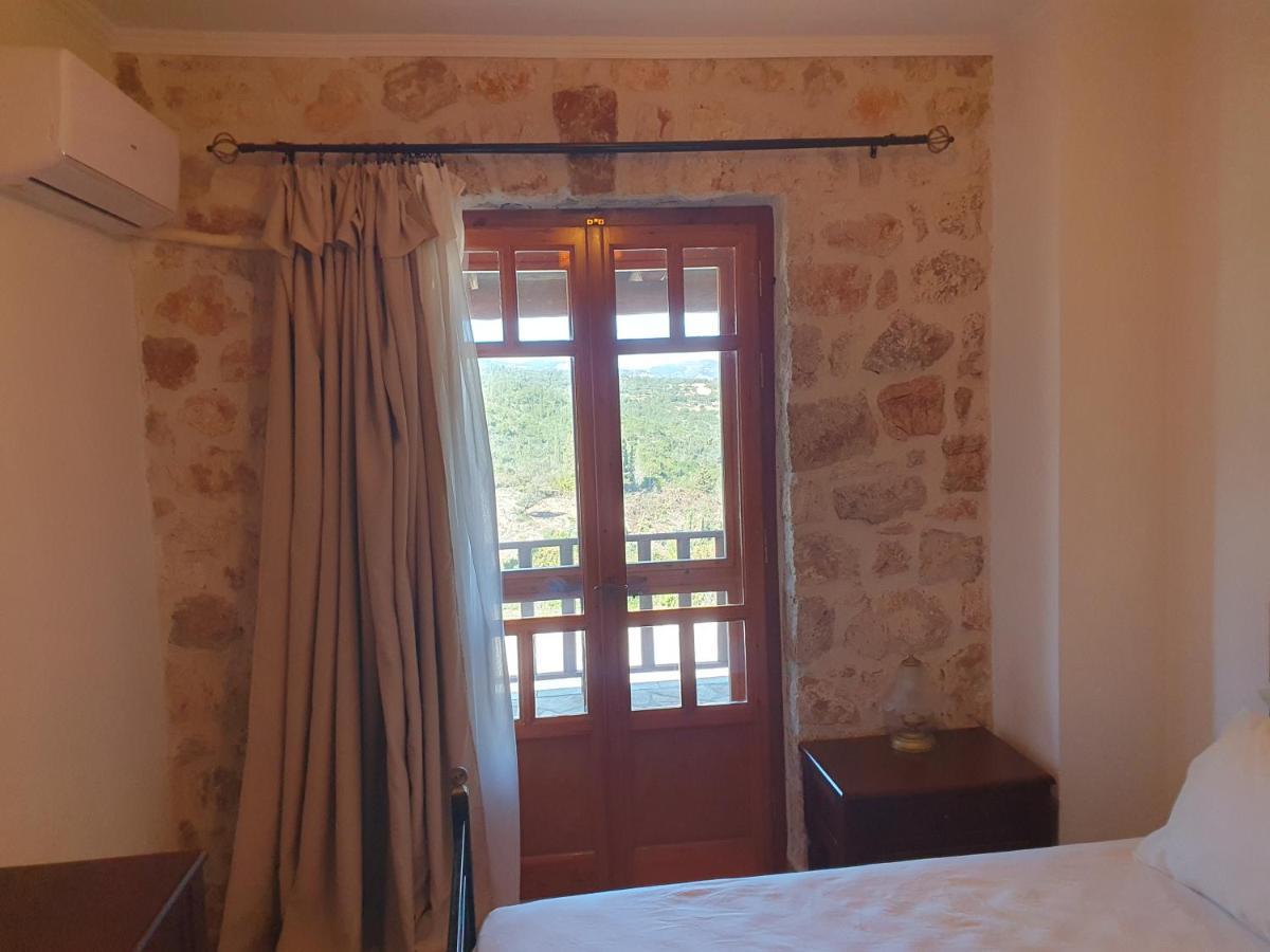 Nireas : Stone Villa Orthoniaí Екстериор снимка